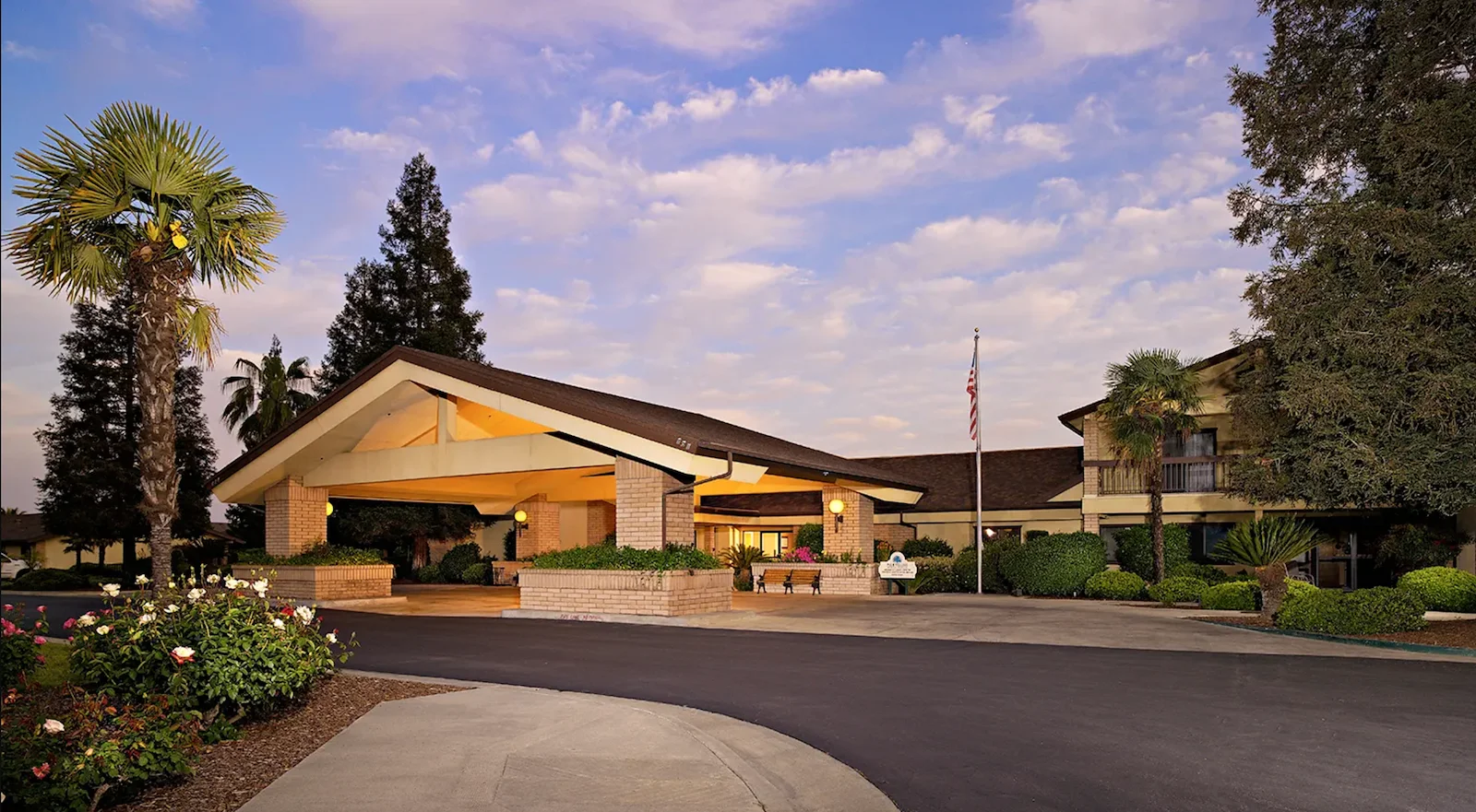 Image of Palm Village Retirement Comm. (1)
