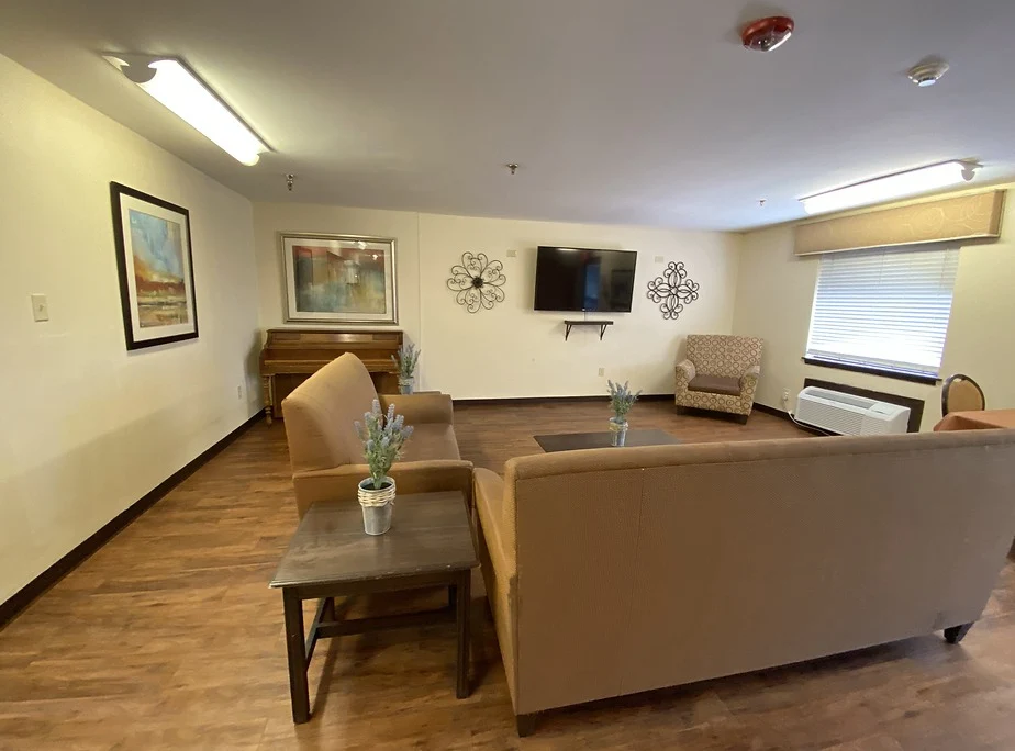 Image of Colonial Manor Nursing Center (8)