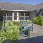 Charter Senior Living of Columbia outdoor space