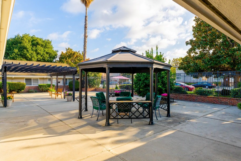 Image of Silver Oaks Memory Care (3)