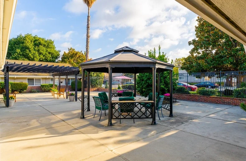 Image of Silver Oaks Memory Care (3)