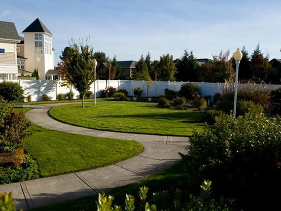 Avamere at Sherwood Assisted Senior Living outdoor area