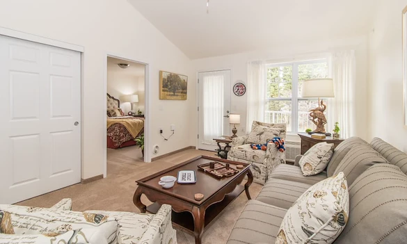 Linwood Estates Gracious Retirement Living Hawthorn Senior Independent Living in Lawrenceville, Georgia apartment living room