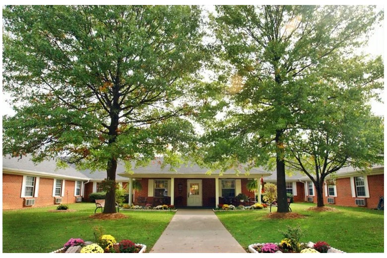 Image of Oakmont Manor (1)