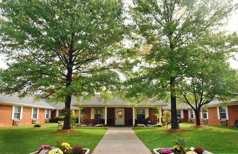 Image of Oakmont Manor (1)