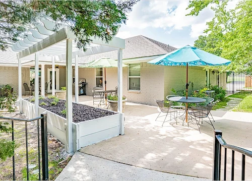 Image of Silver Leaf Denison on Crawford (7)