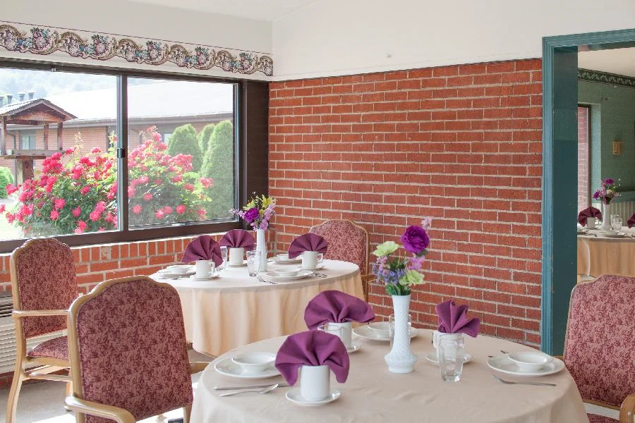 Image of New Martinsville Health & Rehab (3)