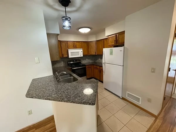 Image of Jefferson Square (8)