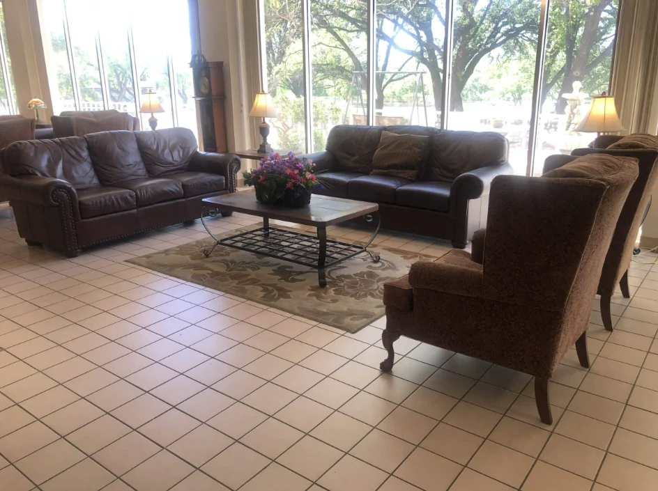 Image of Rio Concho Manor (2)