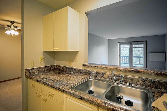 Image of Courtyard Grand Chute Apartments (6)