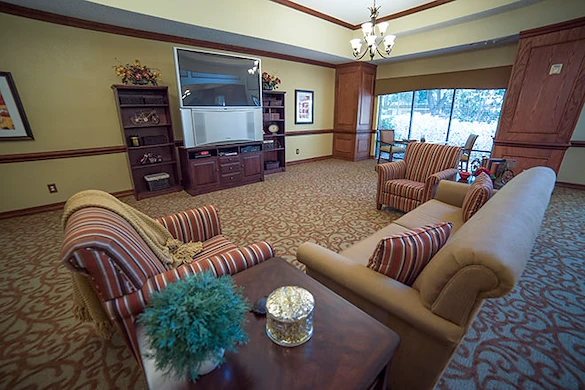 Brookdale Summer Ridge Assisted Living in Rockwall, TX, common tv and sitting space