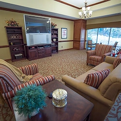 Brookdale Summer Ridge Assisted Living in Rockwall, TX, common tv and sitting space
