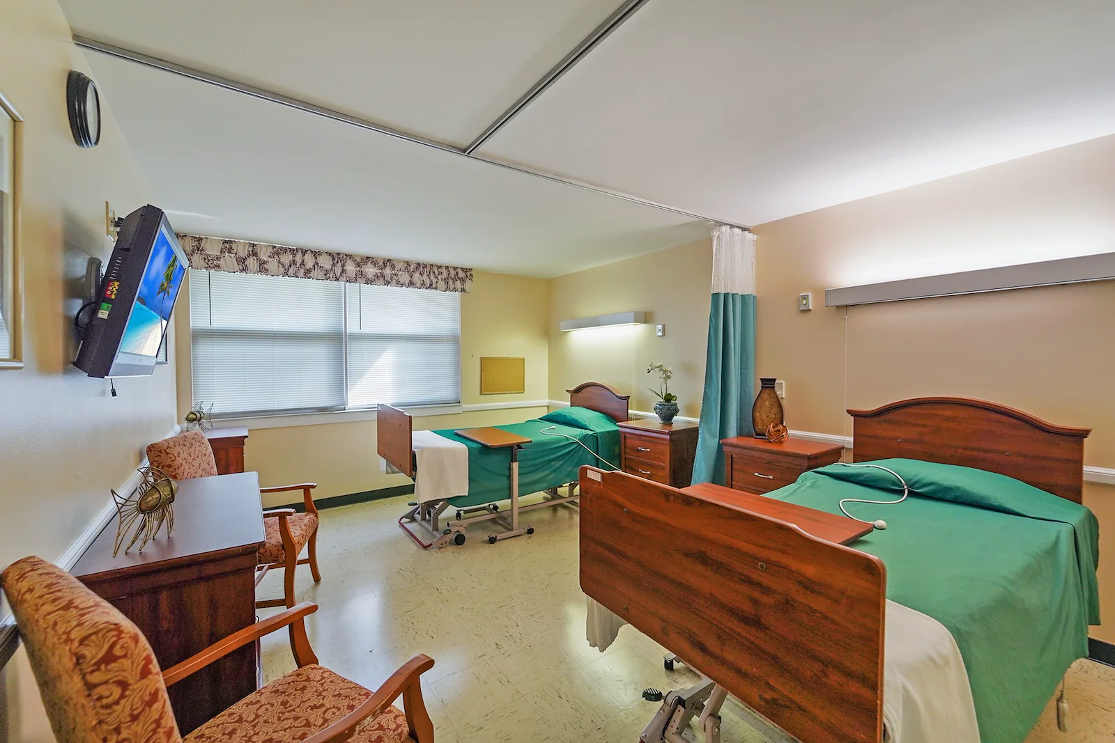 Image of Manor Oaks Nursing & Rehabilitation (2)