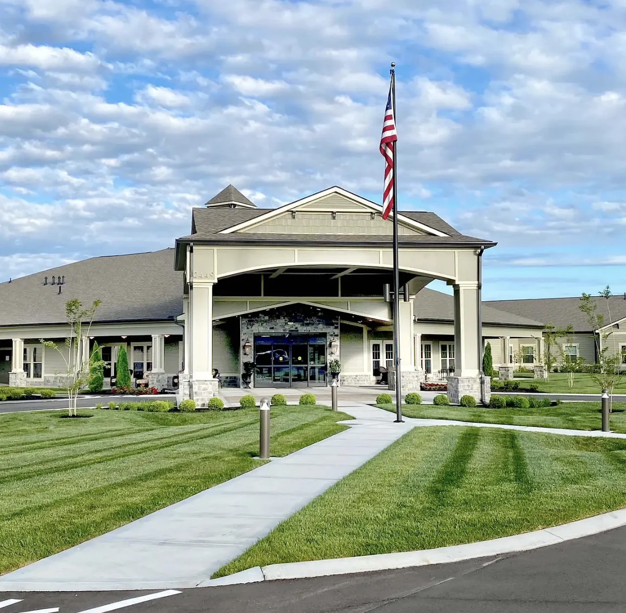 Image of Morning Pointe Senior Living at Happy Valley (2)