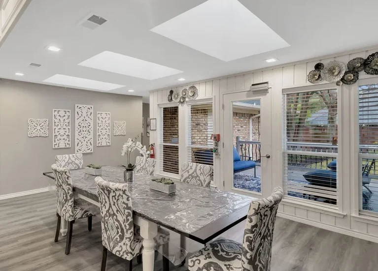 Image of Silver Leaf Remington (4)