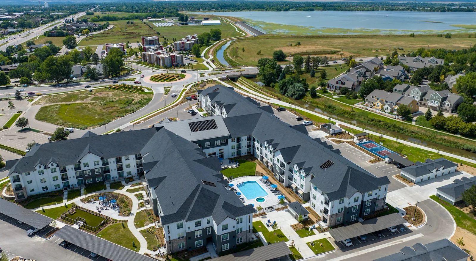 Image of Avenida at Centerra (1)