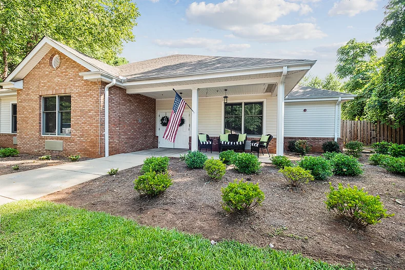 Image of Kauhale Pettigru (2)