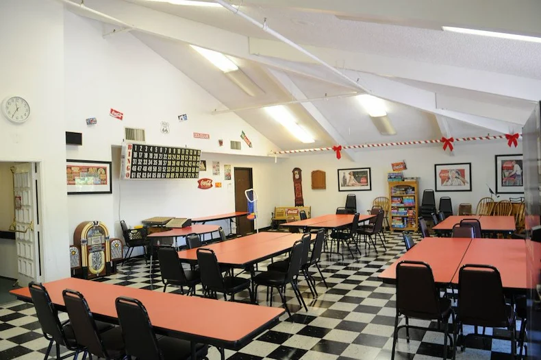 Image of Lakeside Manor (5)