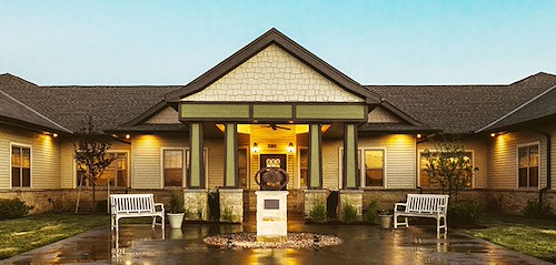Image of Silverado Lee’s Summit Memory Care Community (1)