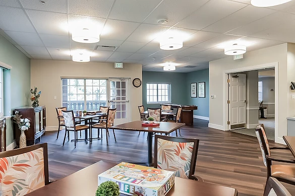 Image of The Collier At Naples (4)