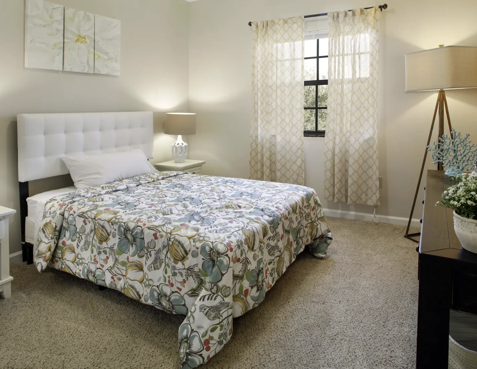 Verena at Delray apartment bedroom