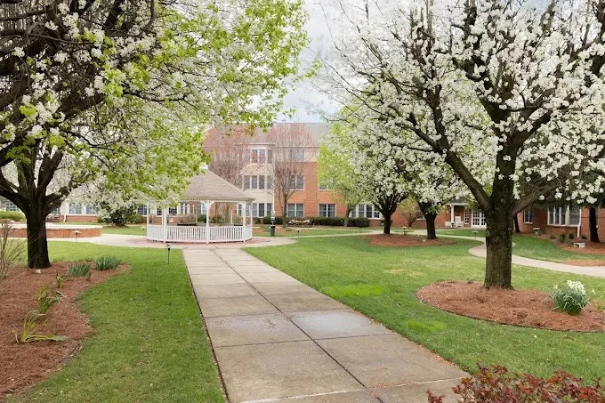 Image of Village Manor in Bowling Green (9)