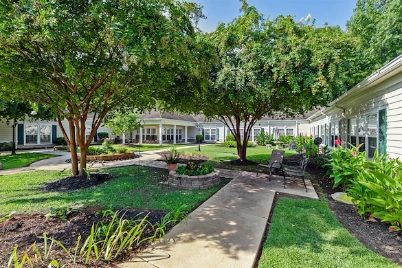 Image of Oaks at Greenwood (2)