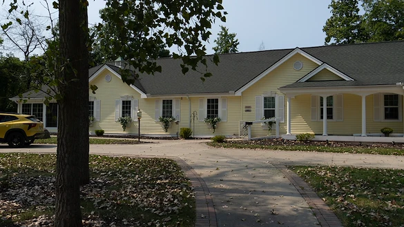 Image of OakBrook Senior Living at South Lyon (1)