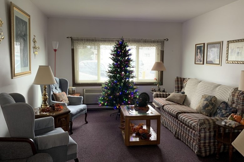 Image of Senior House Apartments (5)