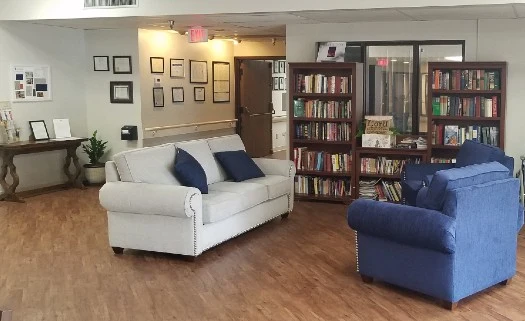Seating area & library