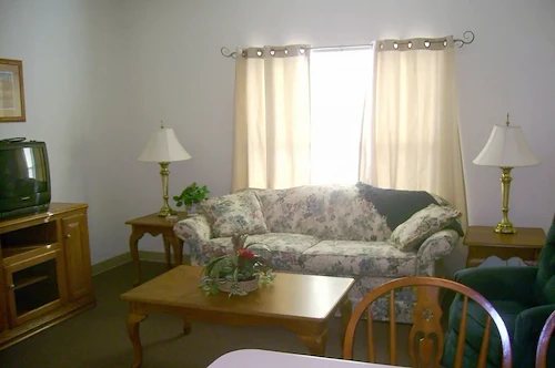 Image of Assisted Living at Miller's Merry Manor Tipton (Autumnwood Village) (3)