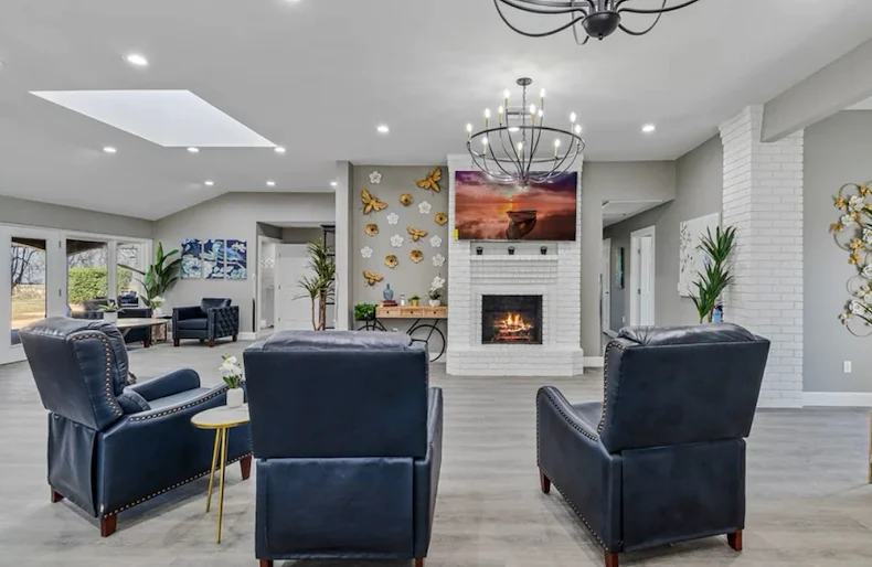 Image of Silver Leaf Hurst (2)