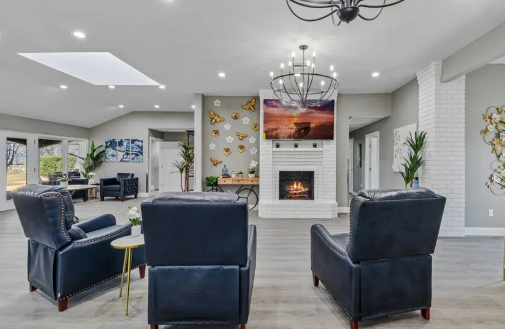 Image of Silver Leaf Hurst (2)