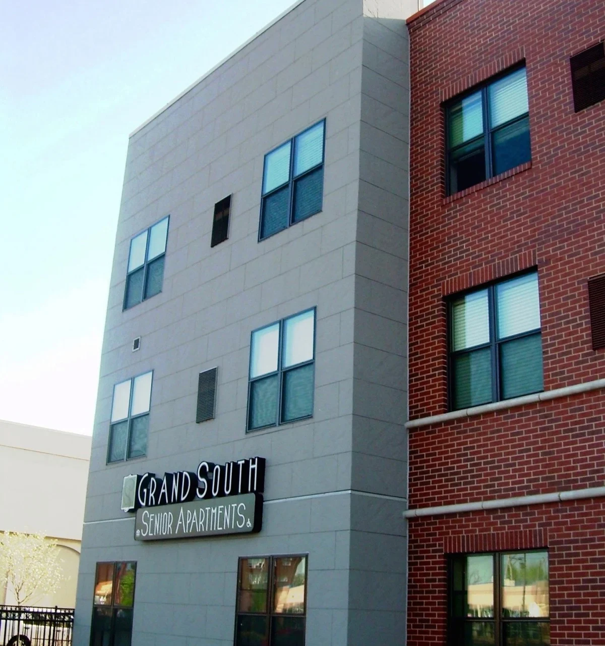 Image of Grand South Senior (2)