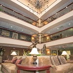 Las Fuentes Resort Village senior living in Prescott, AZ offering independent living, assisted living, and memory care, lobby and common sitting area