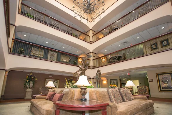 Las Fuentes Resort Village senior living in Prescott, AZ offering independent living, assisted living, and memory care, lobby and common sitting area