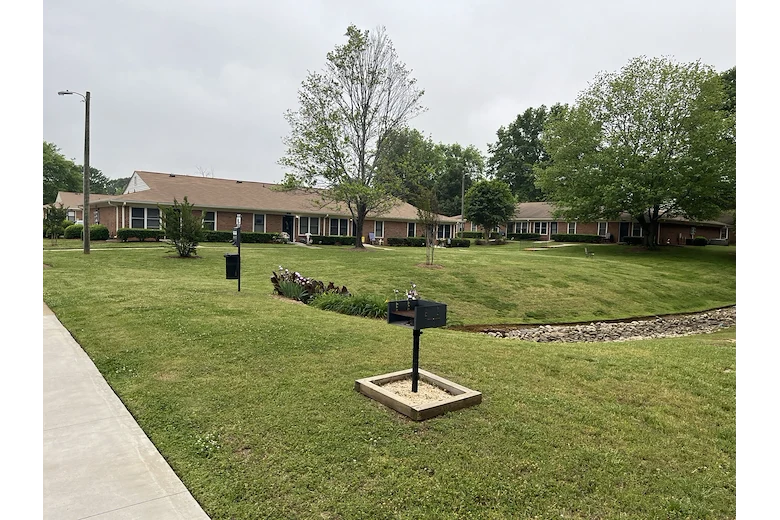 Image of Miller Oaks Apartments (4)