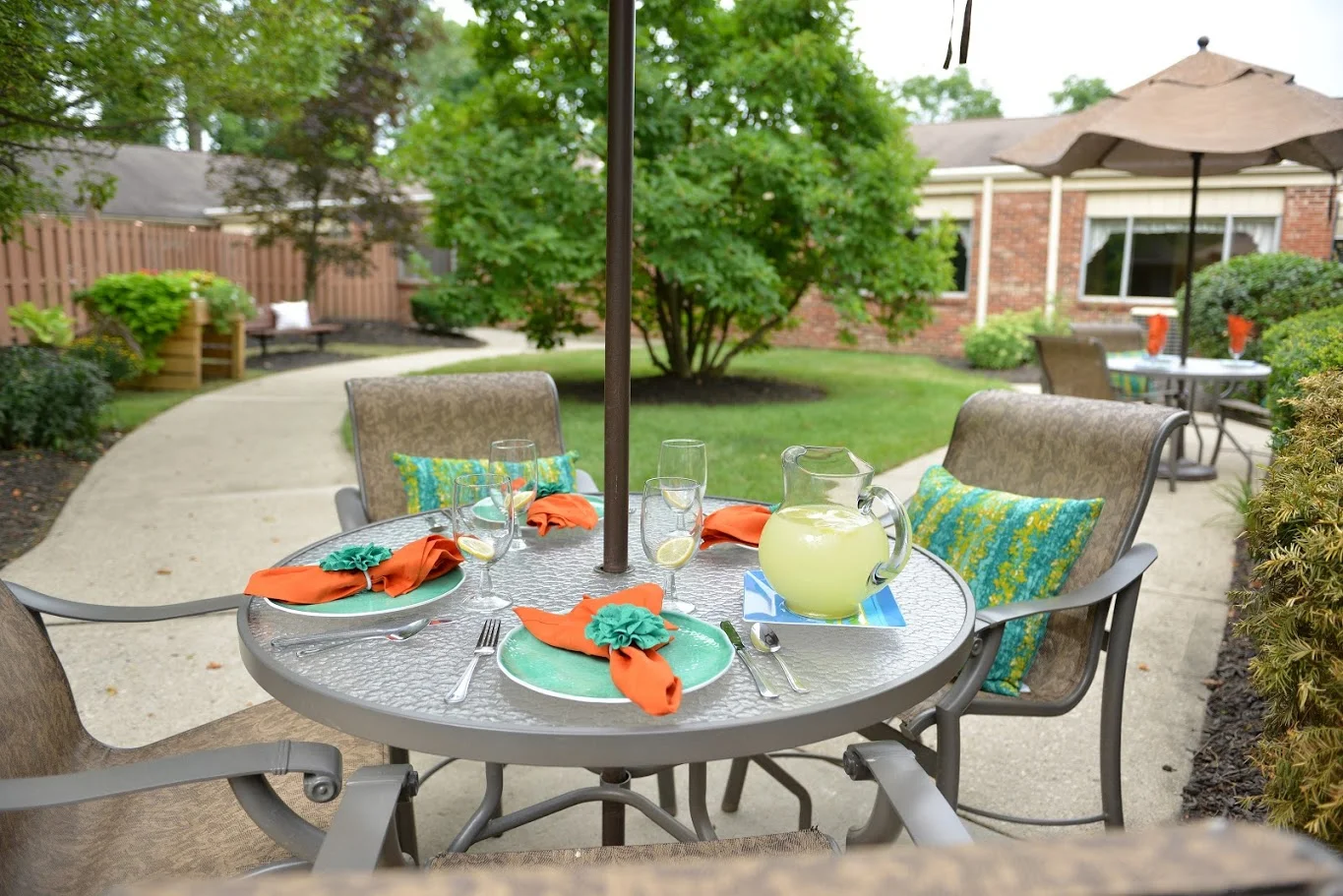 Image of Laurels Of Worthington (8)