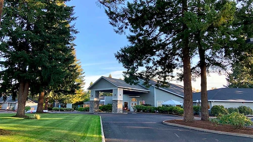 Image of Magnolia Gardens Senior Living (1)