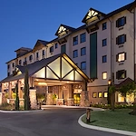 Alto Clermont, senior living community offering assisted living, memory care, and respite care in Clermont, FL, front entrance