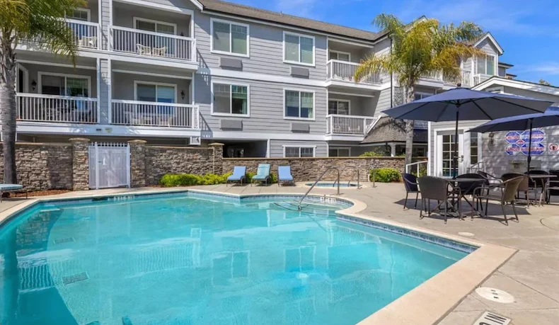 Image of Cardinal Point (3)