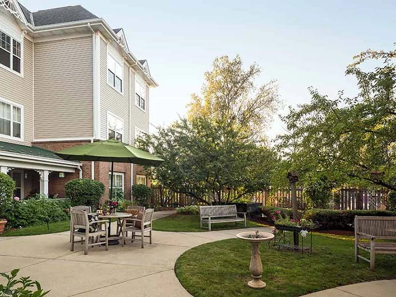 Image of Atria Park of Glen Ellyn (2)