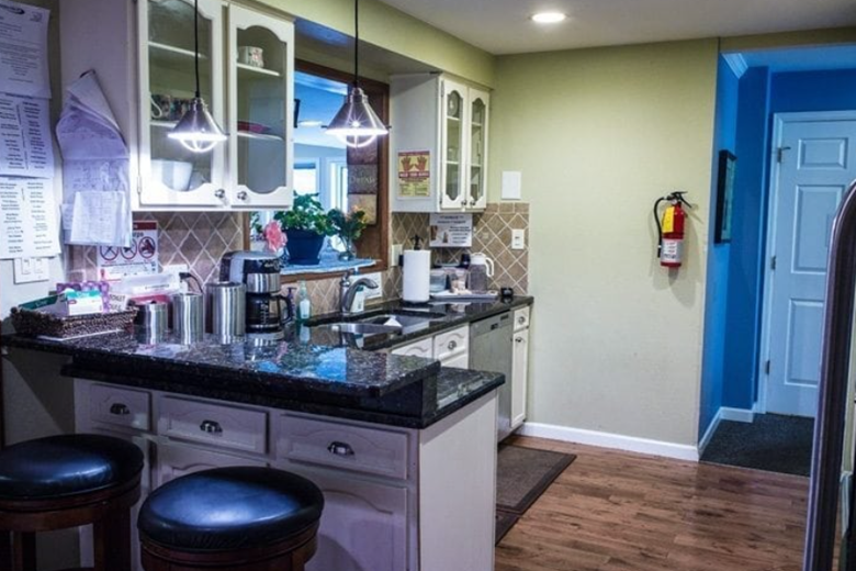 Image of Serenity House Assisted Living at 22nd Pl (10)