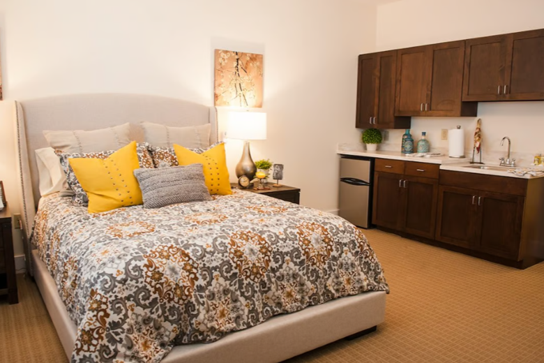 Image of Commonwealth Senior Living at The West End (5)