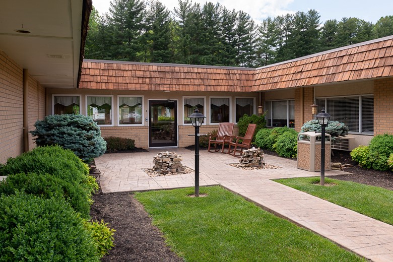 Image of Life Care Center Of Greeneville (2)