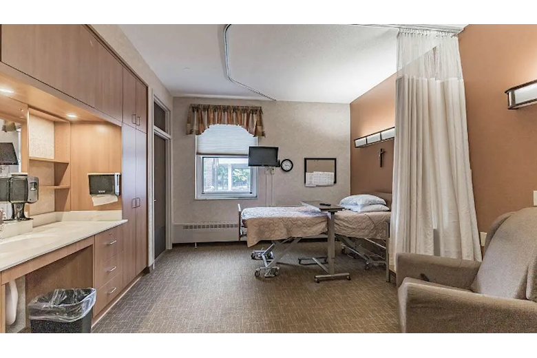 Image of Woodlake Care Center (6)