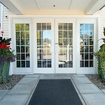 Avamere at St. Helens senior living community offering independent living, assisted living, memory care, and respite care in St. Helens, OR, front doors