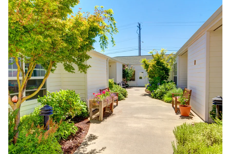 Image of Callahan Court Memory Care (9)