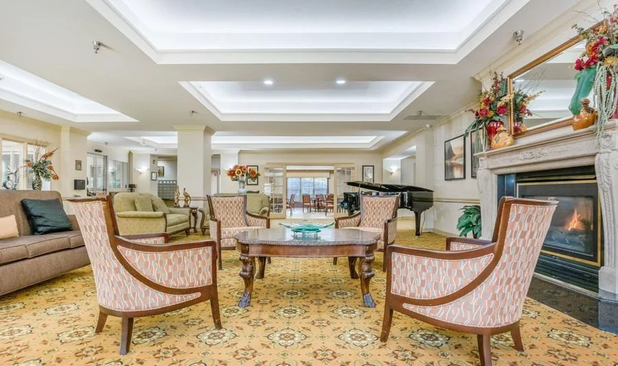 Image of Oakmont Sterling (5)