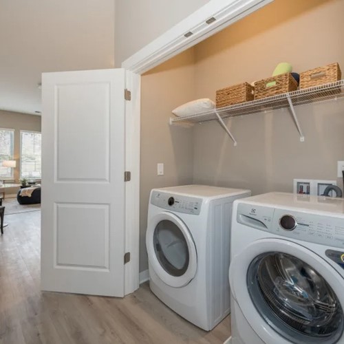 Image of Acclaim at Cary Pointe (2)